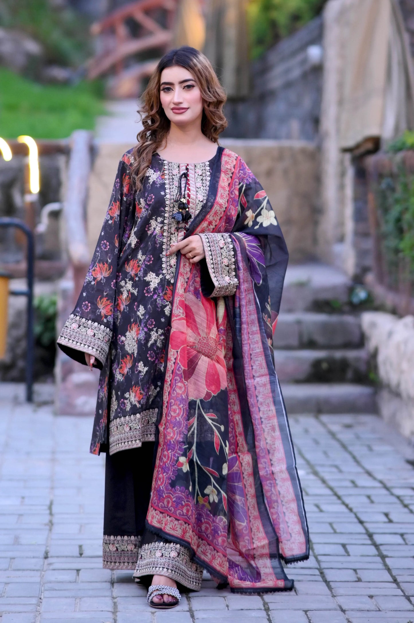Black Bloom 3-Piece Stitched Suit - Layaal