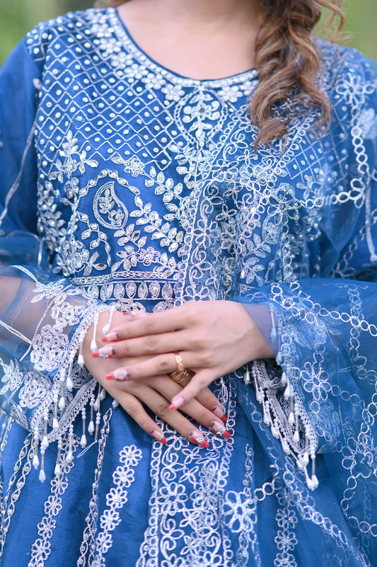 Sapphire Frost 3-Piece Stitched Suit - Layaal